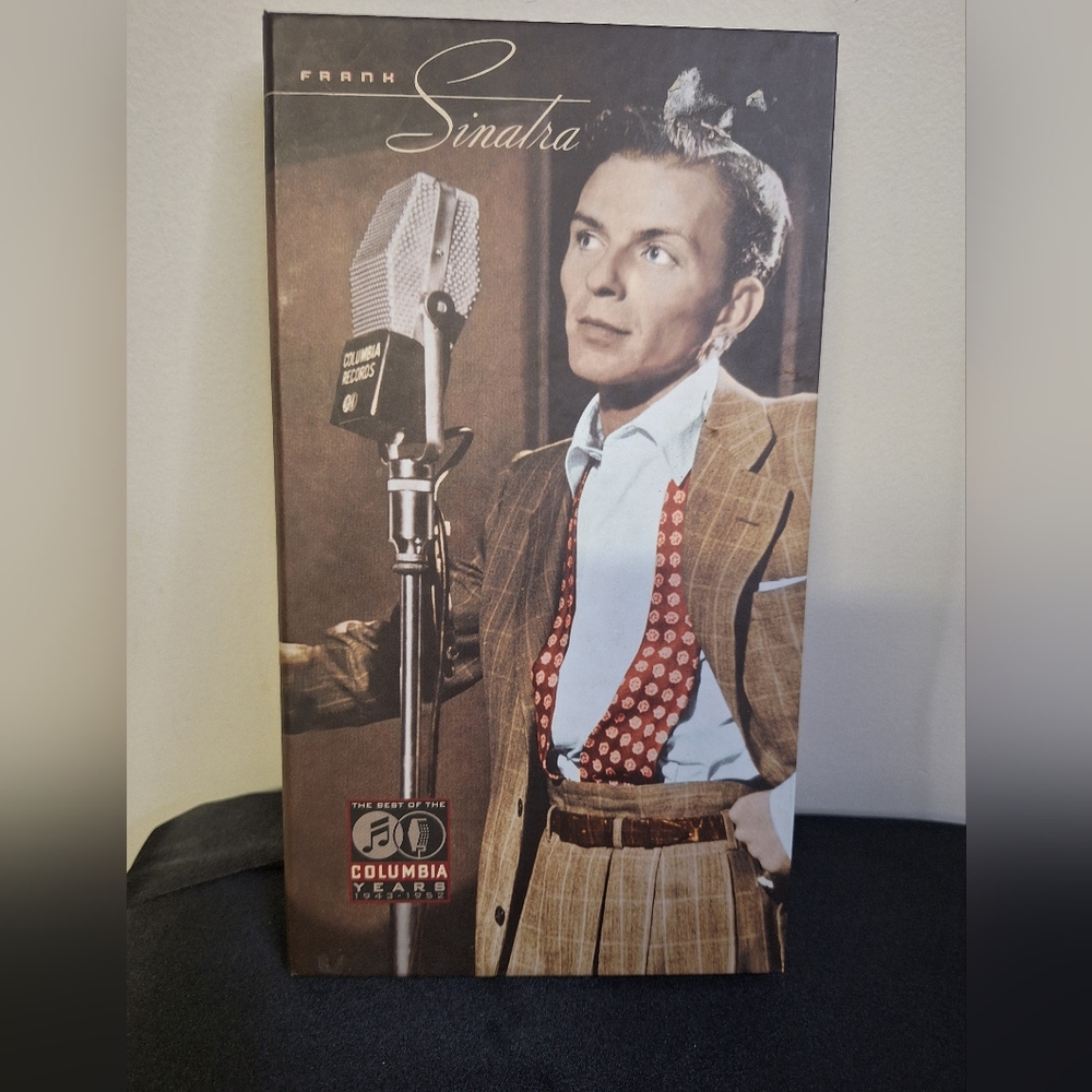 Frank Sinatra 4 CDs Music Within A  Book.